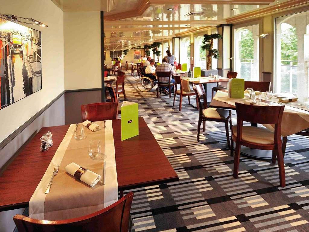 โรงแรมเมอร์เคียว รูอ็อง ซองทร์ ช็อง-เดอ-มาร์ รูออง ร้านอาหาร รูปภาพ