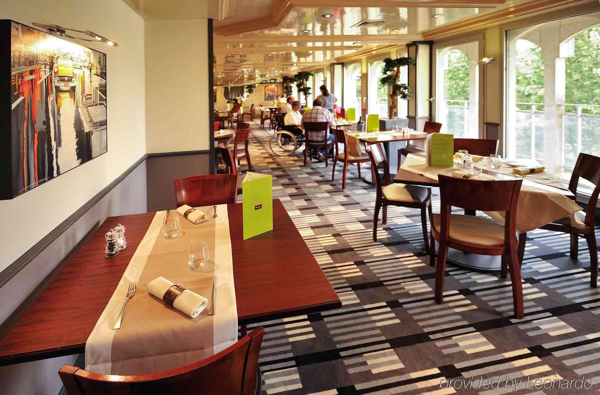 โรงแรมเมอร์เคียว รูอ็อง ซองทร์ ช็อง-เดอ-มาร์ รูออง ร้านอาหาร รูปภาพ
